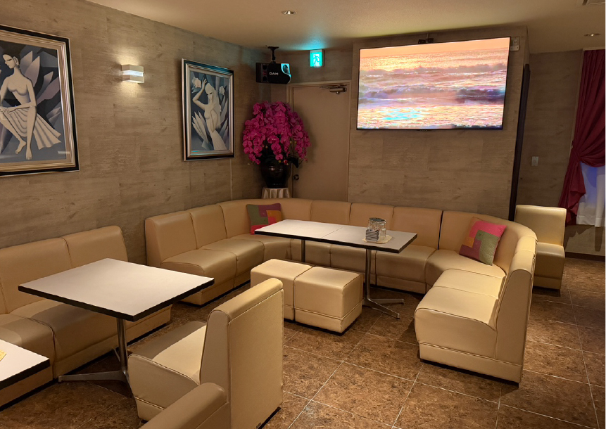 ラウンジプリンス店内